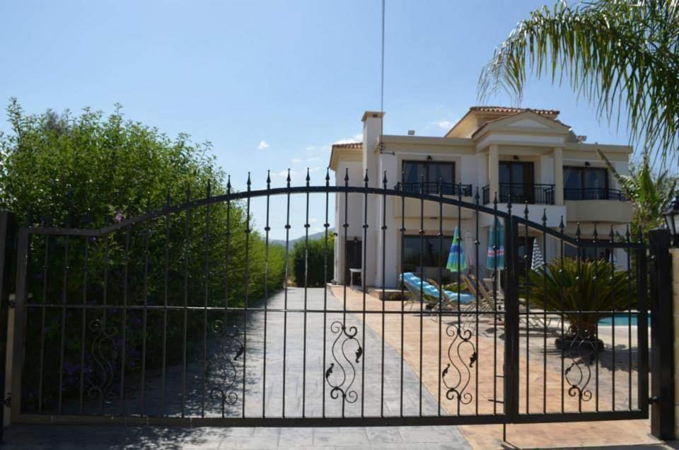 Dora' s Villa Argaka Esterno foto